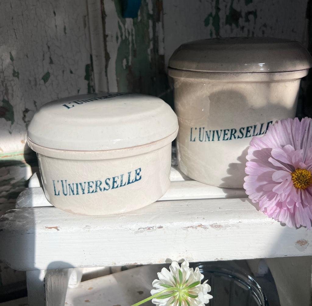 L’universelle sandstone pot with lid