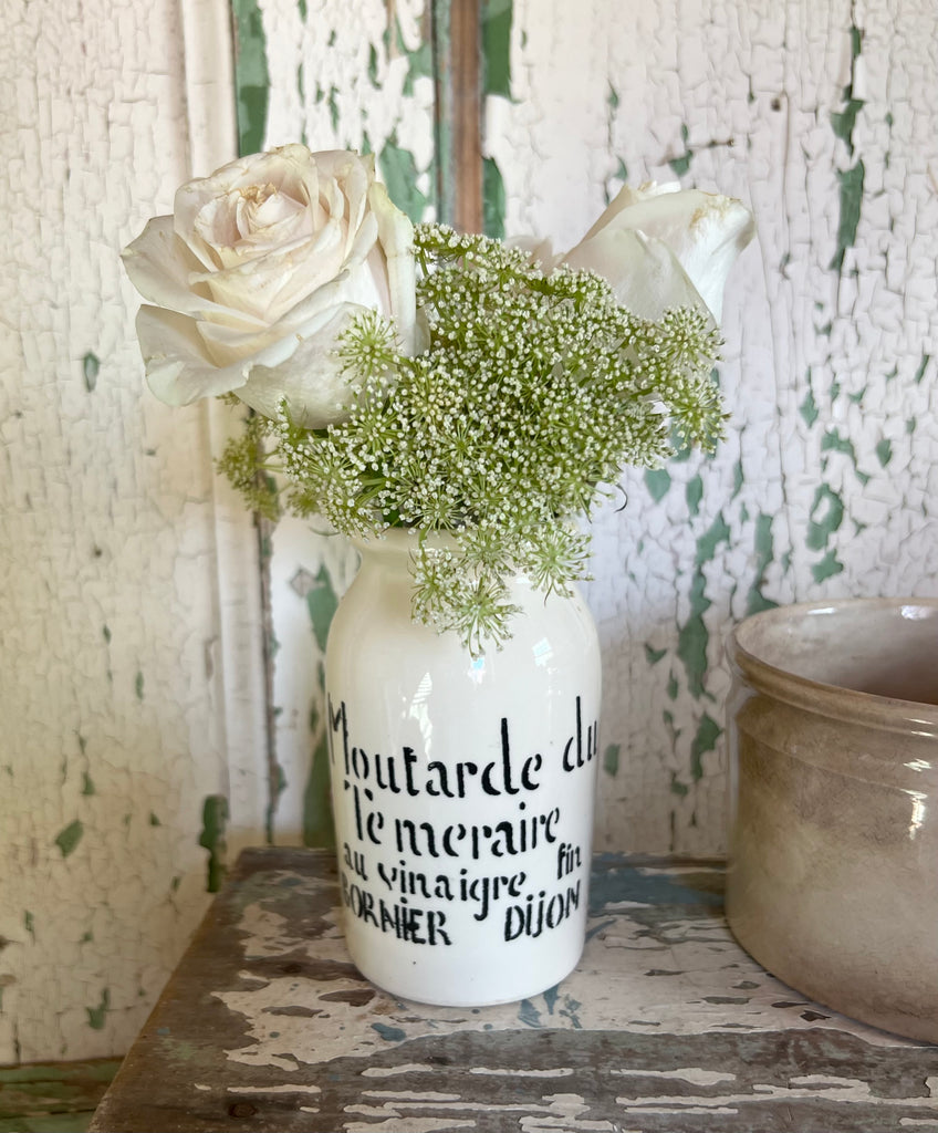 French moutarde pot