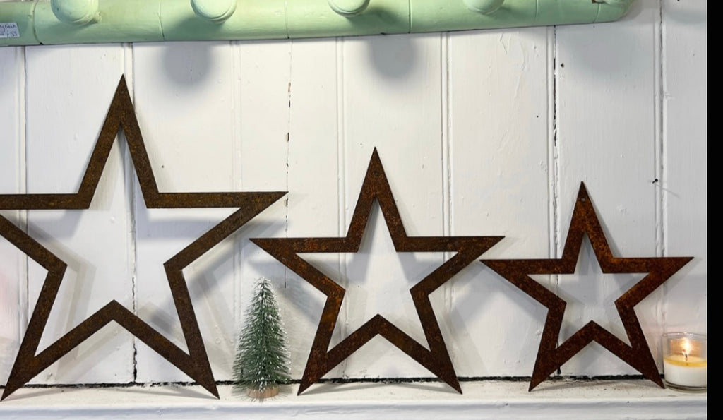 Rusty flat cut out star- medium