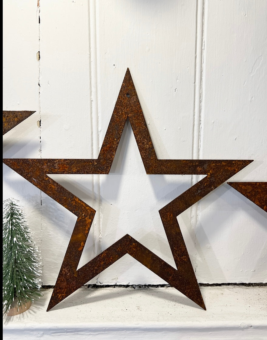 Rusty flat cutout star- medium